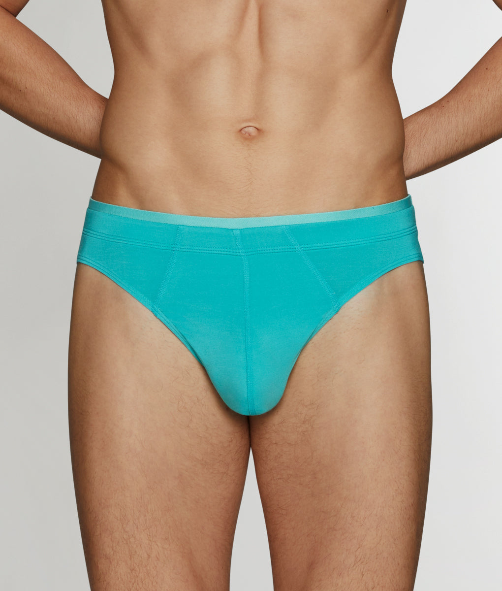 https://www.underwearexpert.com/cdn/shop/files/2xist-Brief-31030-turquoise-f.jpg?v=1695130730